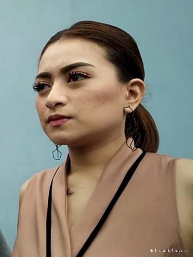 Biodata Nathalie Holscher: Agama, Keluarga, Pacar, Fakta dan Karir