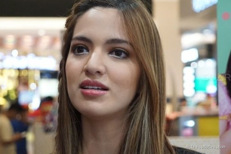 Biodata Nia Ramadhani: Agama, Keluarga, Pacar, Fakta dan Karir