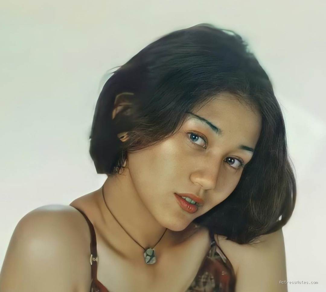 Nike Ardilla: Biodata Lengkap, Fakta Mengejutkan & Karir