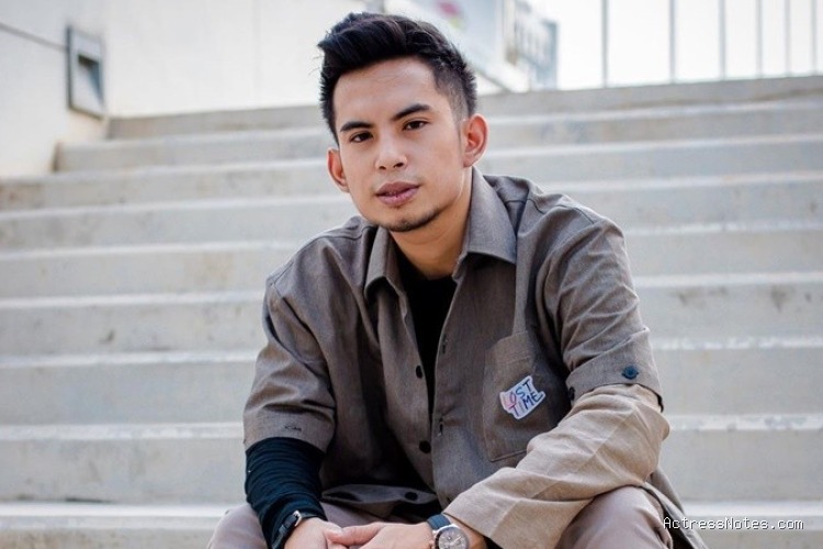 Biodata Niko Al Hakim: Agama, Keluarga, Pacar, Fakta dan Karir
