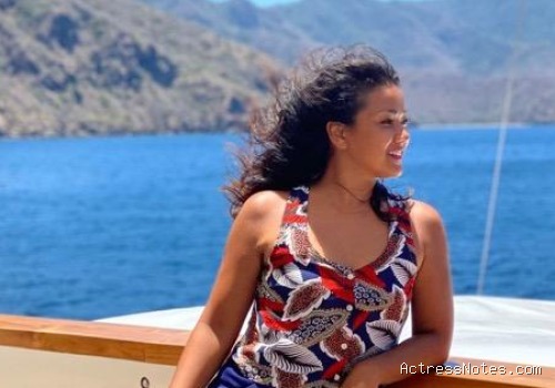 Biodata Nirina Zubir: Agama, Keluarga, Pacar, Fakta dan Karir