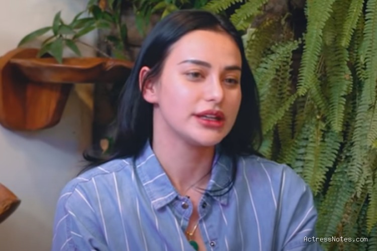 Biodata Nora Alexandra: Agama, Keluarga, Pacar, Fakta dan Karir Biodata Nora Alexandra: Agama, Keluarga, Pacar, Fakta dan Karir