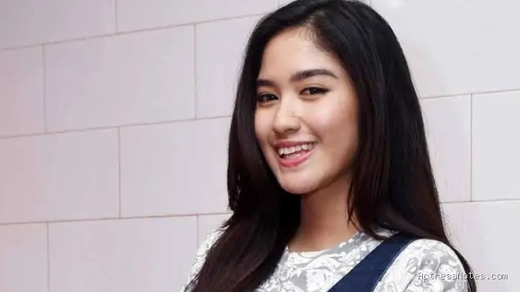 Ochi Rosdiana: Biodata Lengkap, Agama, Pacar & Karirnya
