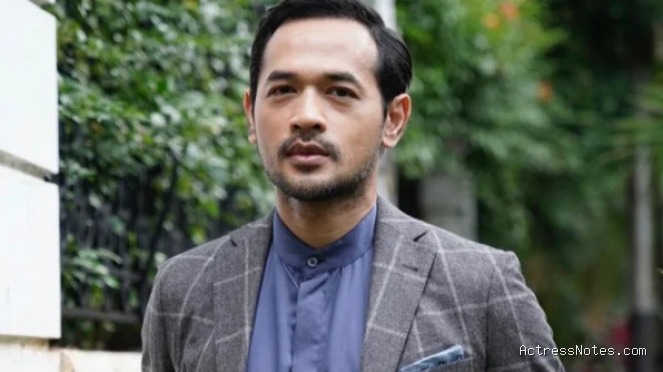 Biodata Oka Antara: Agama, Keluarga, Pacar, Fakta dan Karir