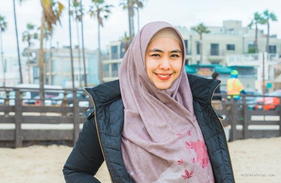 Biodata Oki Setiana Dewi: Agama, Keluarga, Pacar, Fakta dan Karir