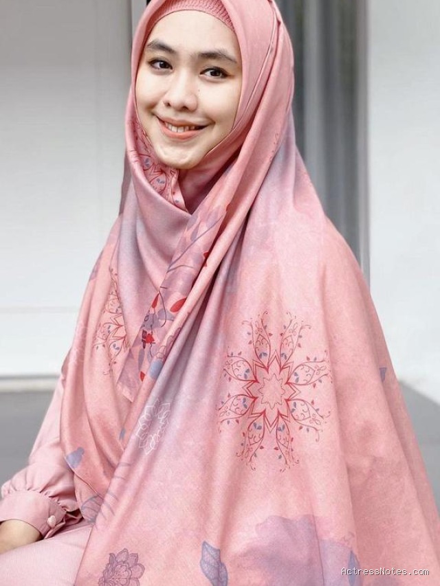 Oki Setiana Dewi: Agama, Keluarga, Fakta & Karirnya Terungkap
