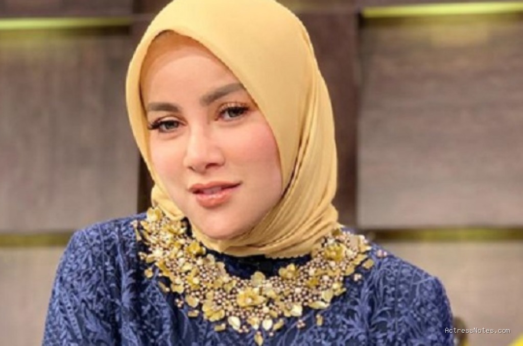 Biodata Olla Ramlan: Agama, Keluarga, Pacar, Fakta dan Karir Biodata Olla Ramlan: Agama, Keluarga, Pacar, Fakta dan Karir