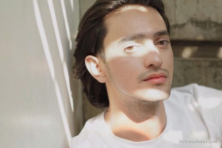 Biodata Omar Daniel: Agama, Keluarga, Pacar, Fakta dan Karir