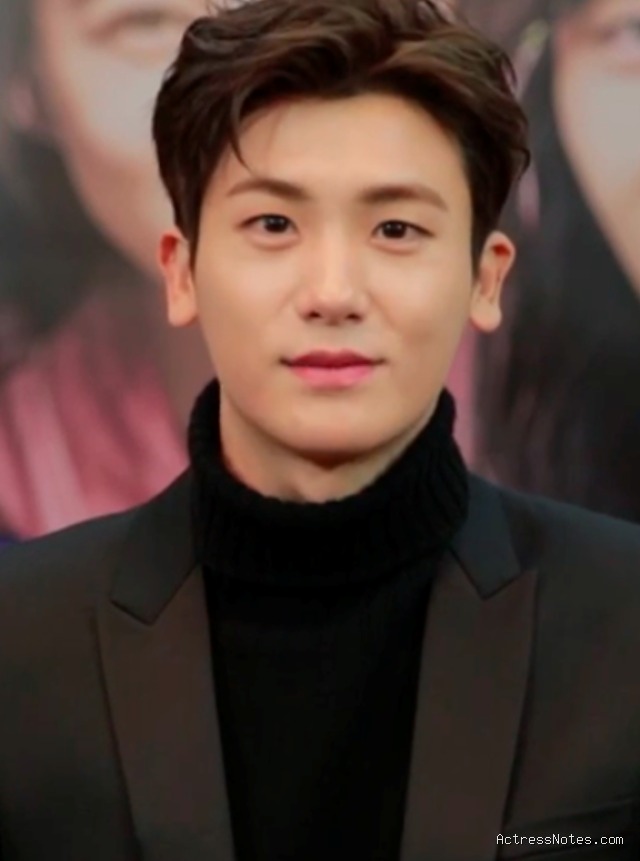 Biodata Park Hyung Sik: Agama, Keluarga, Pacar, Fakta dan Karir
