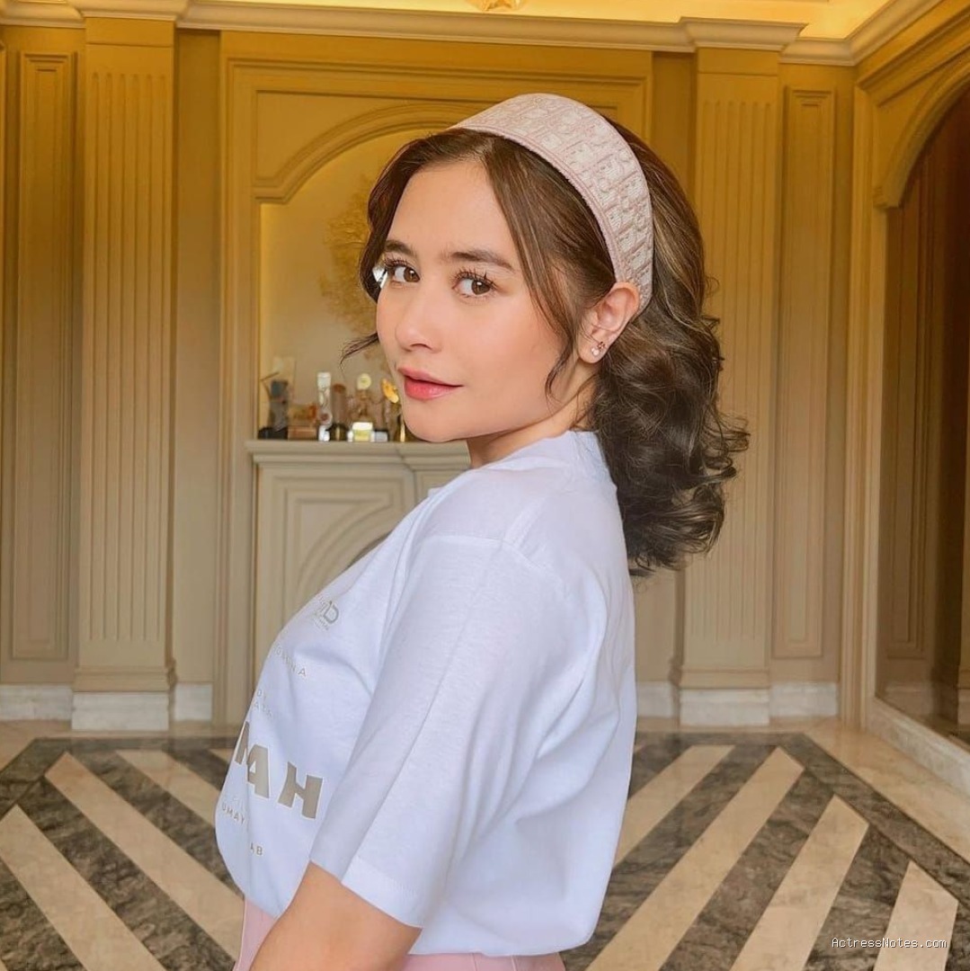 Biodata Prilly Latuconsina: Agama, Keluarga, Pacar, Fakta dan Karir