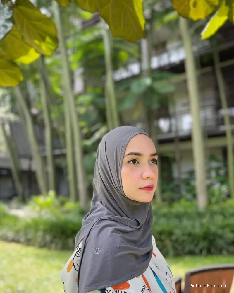 Biodata Putri Anne: Agama, Keluarga, Pacar, Fakta dan Karir