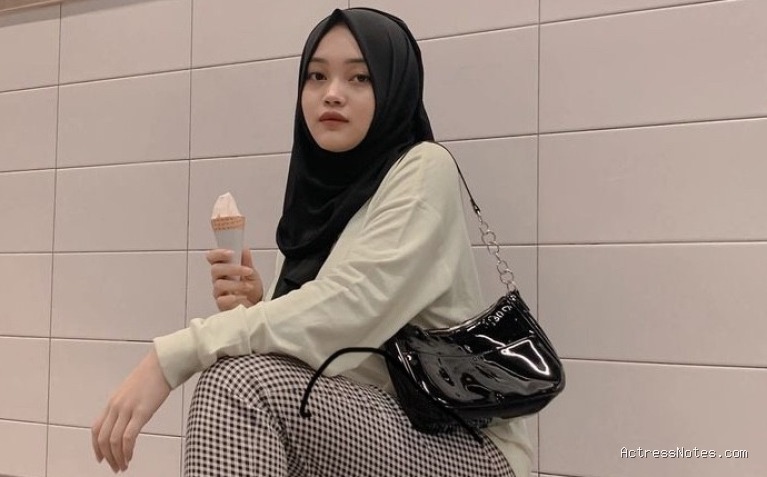 Biodata Putri Delina: Agama, Keluarga, Pacar, Fakta dan Karir