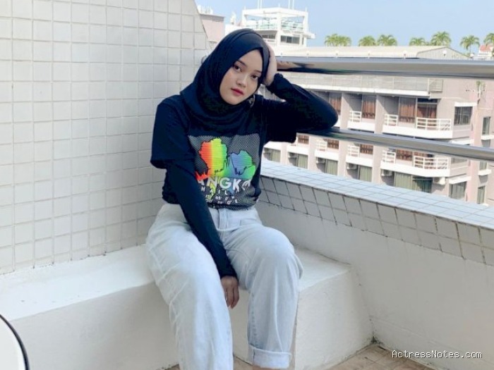Biodata Putri Delina: Agama, Keluarga, Pacar, Fakta dan Karir
