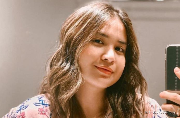 Biodata Putri Titian: Agama, Keluarga, Pacar, Fakta dan Karir