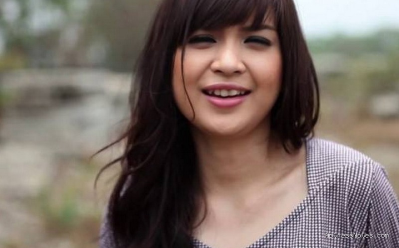 Biodata Putri Titian: Agama, Keluarga, Pacar, Fakta dan Karir