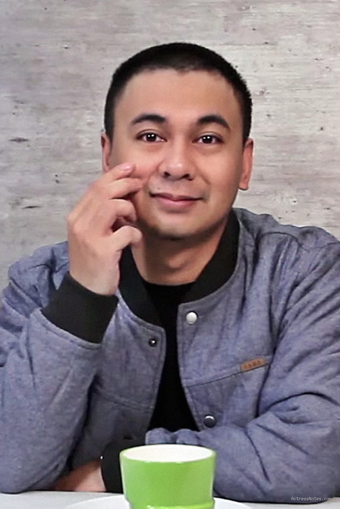 Biodata Raditya Dika: Agama, Keluarga, Pacar, Fakta dan Karir Biodata Raditya Dika: Agama, Keluarga, Pacar, Fakta dan Karir