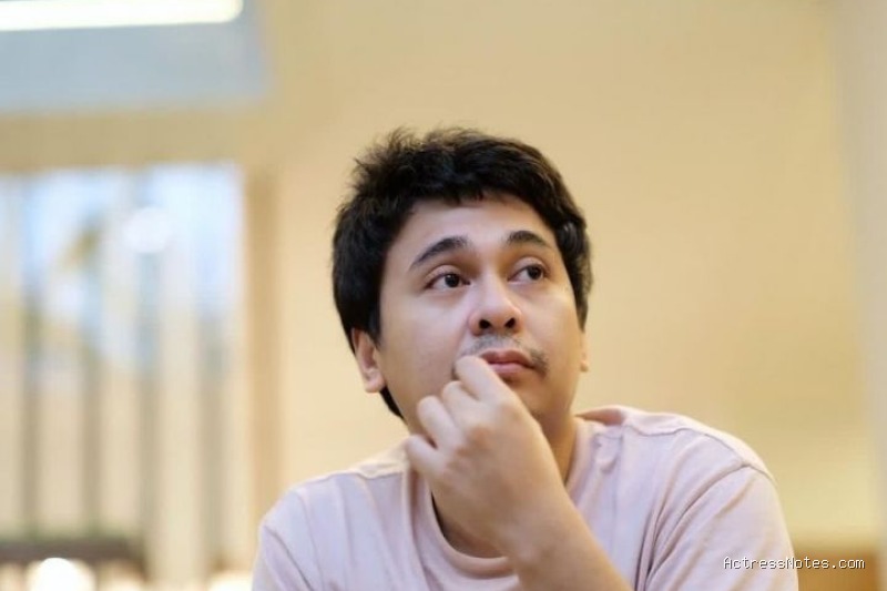 Biodata Raditya Dika: Agama, Keluarga, Pacar, Fakta dan Karir