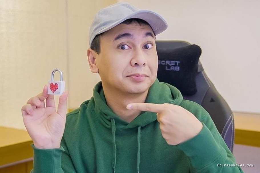 Biodata Raditya Dika: Agama, Keluarga, Pacar, Fakta dan Karir