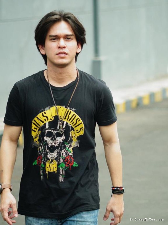 Biodata Rangga Azof: Agama, Keluarga, Pacar, Fakta dan Karir