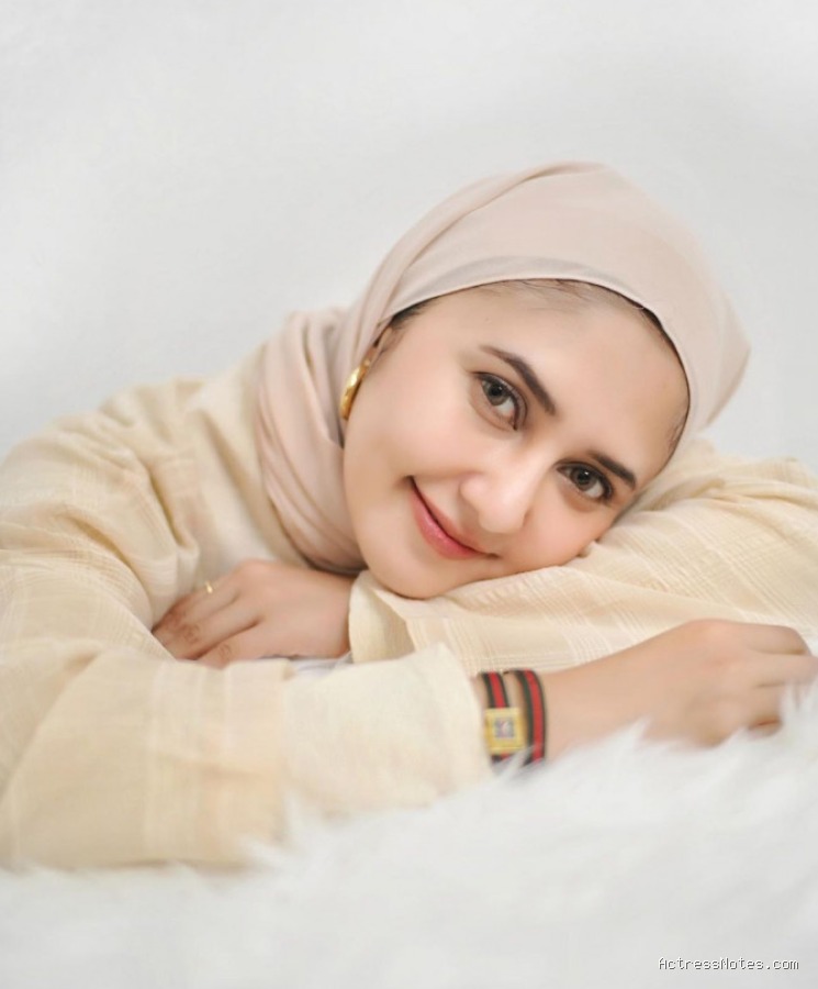 Biodata Rara Nawangsih: Agama, Keluarga, Pacar, Fakta dan Karir