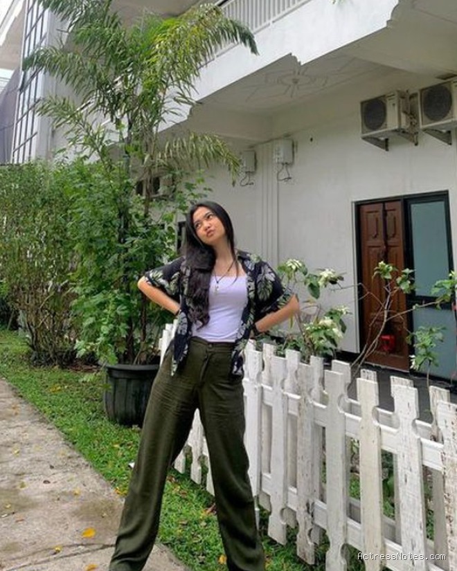 Biodata Ratu Aulia: Agama, Keluarga, Pacar, Fakta dan Karir