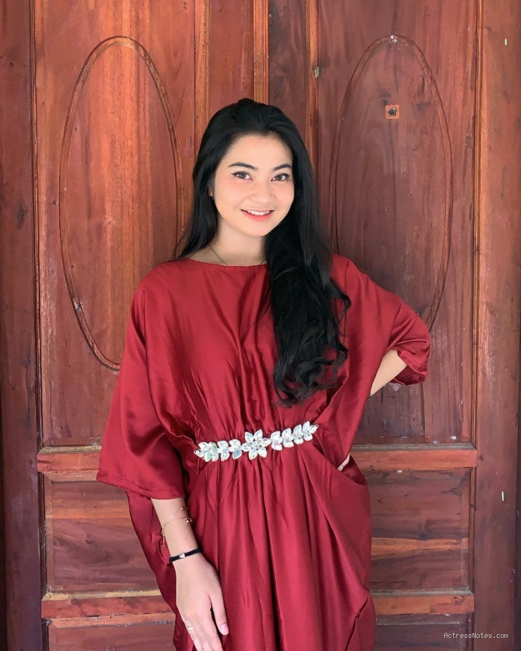 Biodata Ratu Aulia: Agama, Keluarga, Pacar, Fakta dan Karir