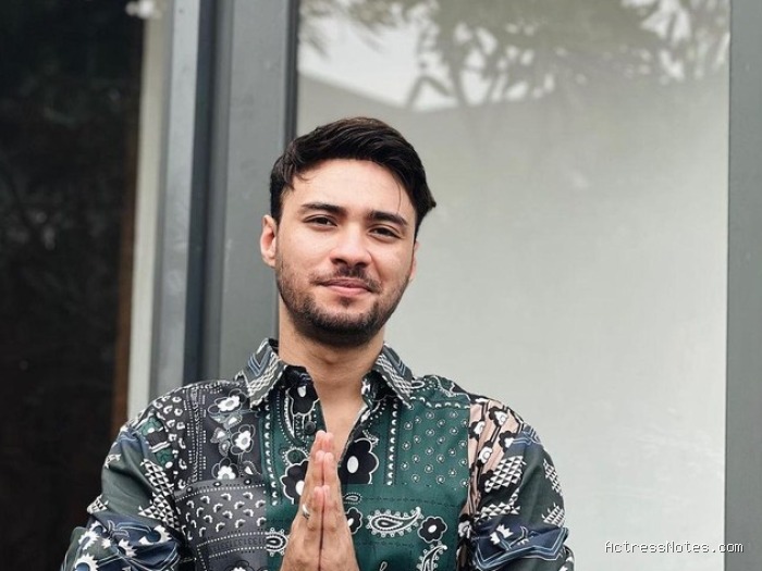 Biodata Refal Hady: Agama, Keluarga, Pacar, Fakta dan Karir Biodata Refal Hady: Agama, Keluarga, Pacar, Fakta dan Karir