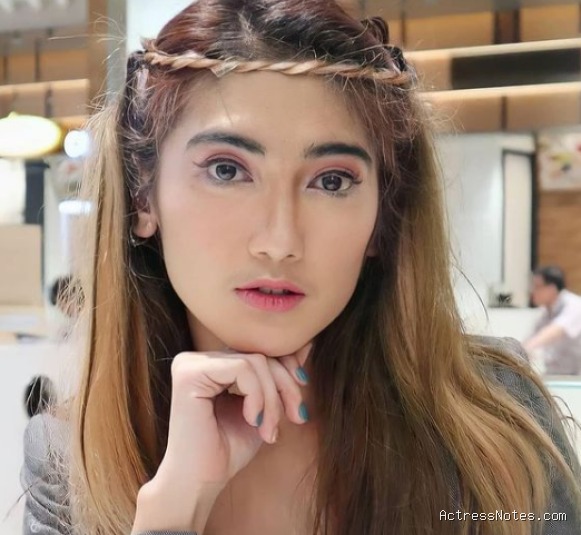 Biodata Revi Mariska: Agama, Keluarga, Pacar, Fakta dan Karir