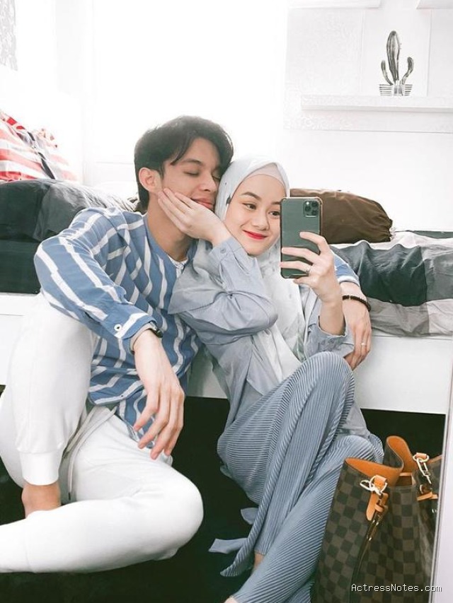 Biodata Rey Mbayang: Agama, Keluarga, Pacar, Fakta dan Karir