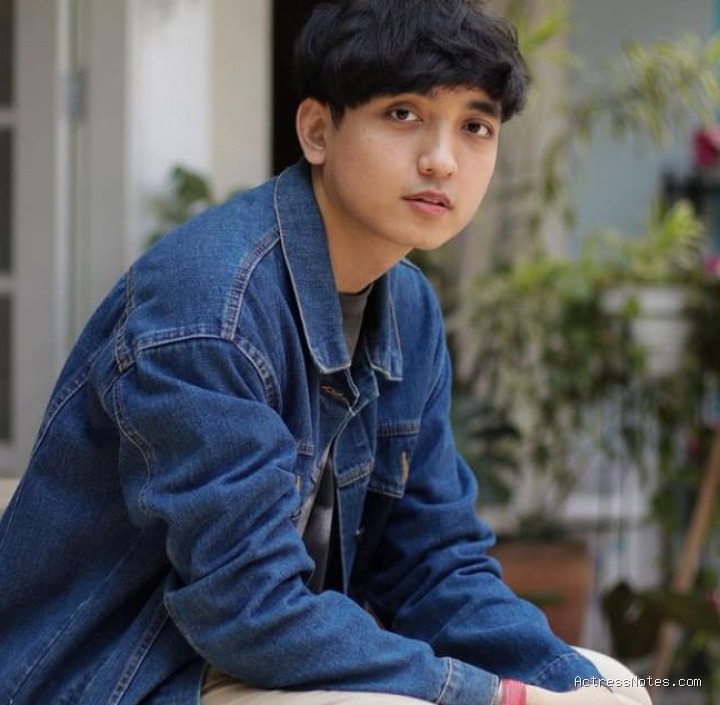 Biodata Reza Darmawangsa: Agama, Keluarga, Pacar, Fakta dan Karir