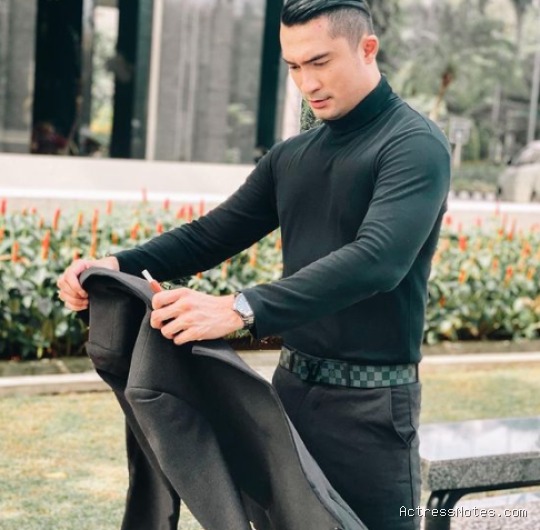 Biodata Reza Pahlevi: Agama, Keluarga, Pacar, Fakta dan Karir
