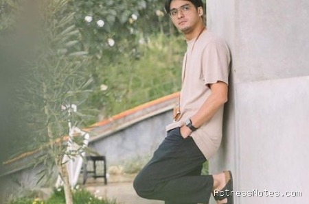 Biodata Ricky Harun: Agama, Keluarga, Pacar, Fakta dan Karir