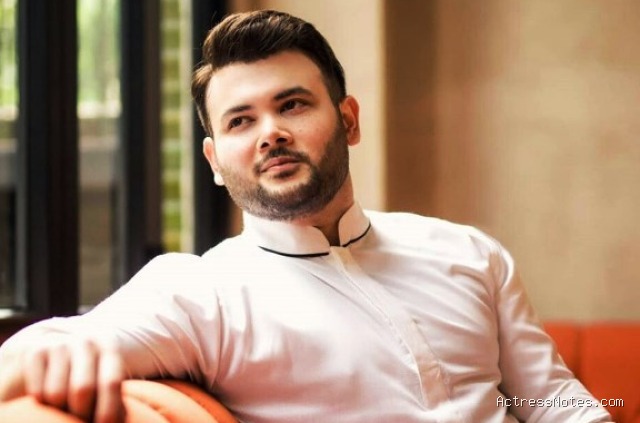 Biodata Ridho Rhoma: Agama, Keluarga, Pacar, Fakta dan Karir Biodata Ridho Rhoma: Agama, Keluarga, Pacar, Fakta dan Karir