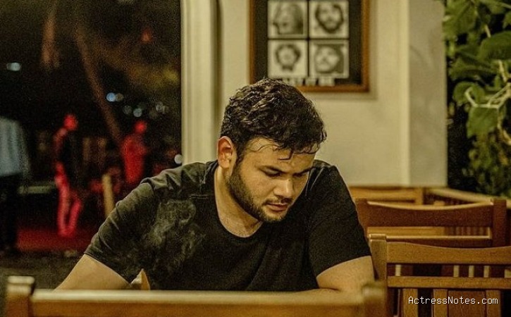 Biodata Ridho Rhoma: Agama, Keluarga, Pacar, Fakta dan Karir