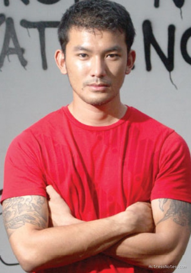 Biodata Rio Dewanto: Agama, Keluarga, Pacar, Fakta dan Karir