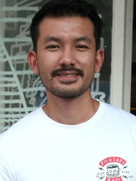 Biodata Rio Dewanto: Agama, Keluarga, Pacar, Fakta dan Karir