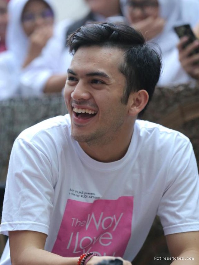 Rizky Nazar: Agama, Keluarga, Pacar, Fakta & Karir Lengkap