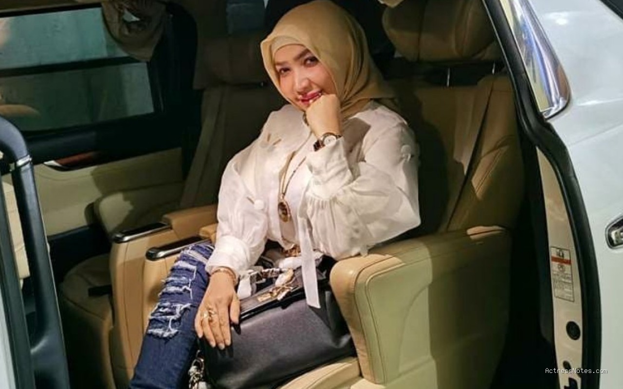 Biodata Roro Fitria: Agama, Keluarga, Pacar, Fakta dan Karir