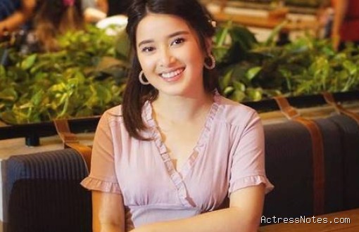 Biodata Rosiana Dewi: Agama, Keluarga, Pacar, Fakta dan Karir