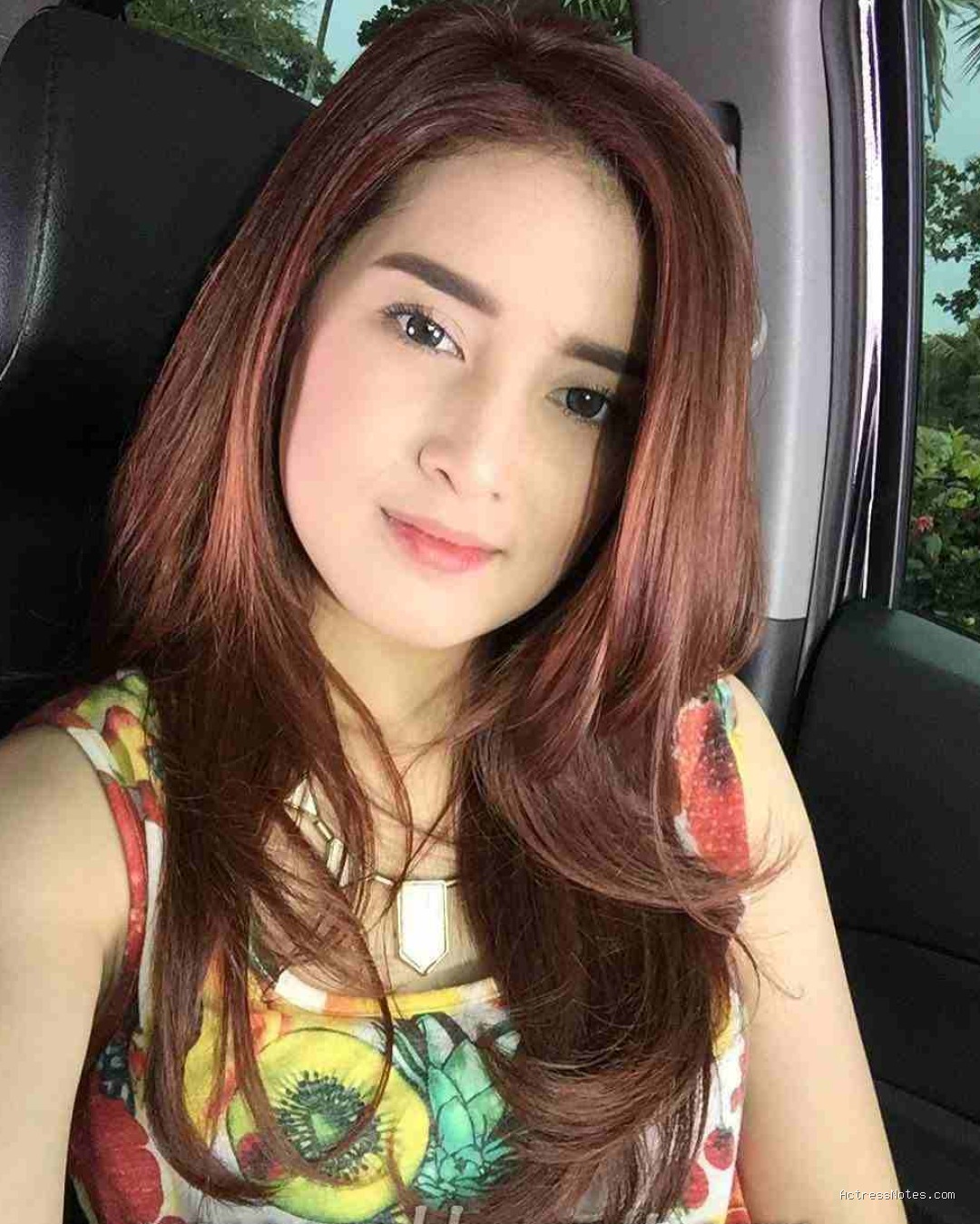 Biodata Rosiana Dewi: Agama, Keluarga, Pacar, Fakta dan Karir