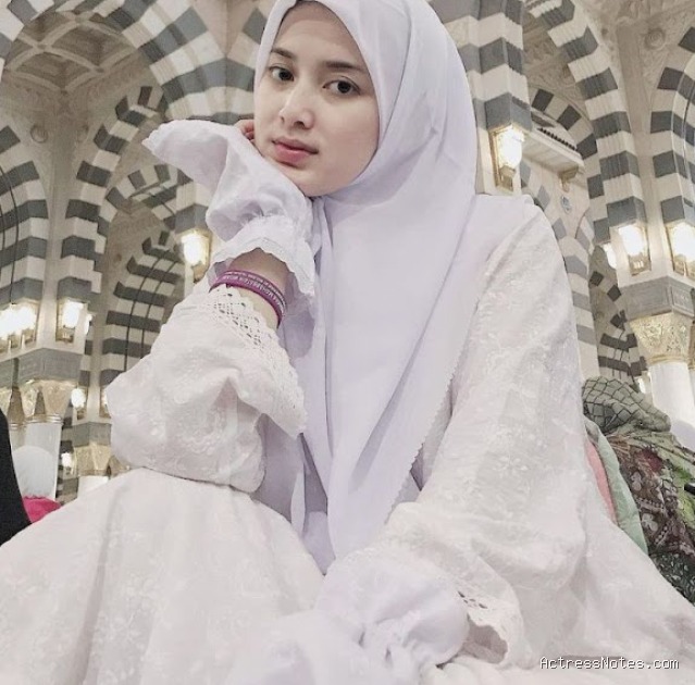 Biodata Rosiana Dewi: Agama, Keluarga, Pacar, Fakta dan Karir
