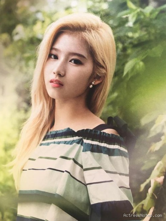 Biodata Sana Twice: Agama, Keluarga, Pacar, Fakta dan Karir