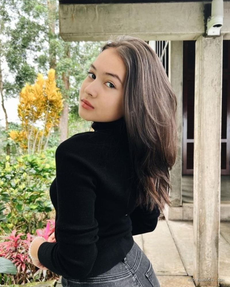Biodata Sandrinna Michelle: Agama, Keluarga, Pacar, Fakta dan Karir