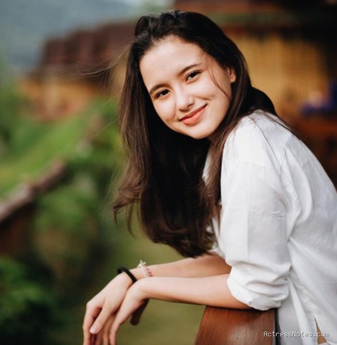 Biodata Sarah Menzel: Agama, Keluarga, Pacar, Fakta dan Karir