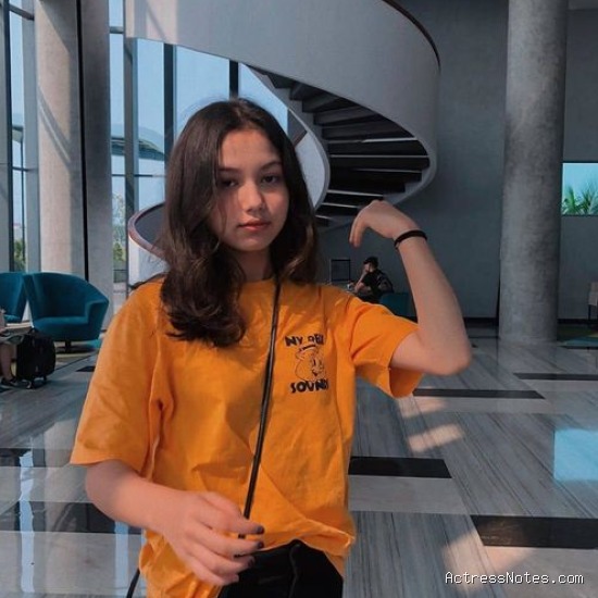 Biodata Saskia Chadwick: Agama, Keluarga, Pacar, Fakta dan Karir