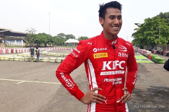 Biodata Sean Gelael: Agama, Keluarga, Pacar, Fakta dan Karir