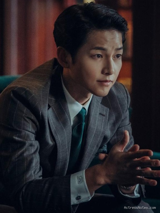 Biodata Song Joong Ki: Agama, Keluarga, Pacar, Fakta dan Karir