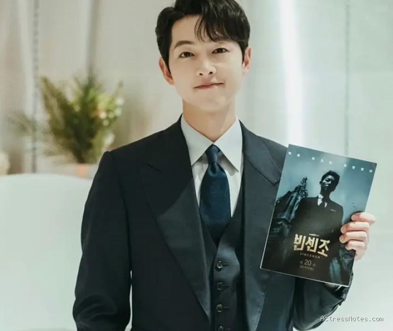 Biodata Song Joong Ki: Agama, Keluarga, Pacar, Fakta dan Karir