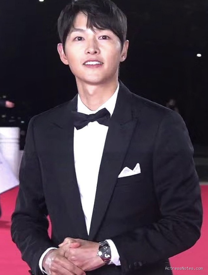 Biodata Song Joong Ki: Agama, Keluarga, Pacar, Fakta dan Karir