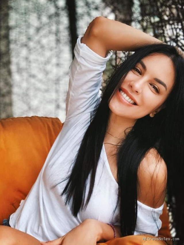 Biodata Sophia Latjuba: Agama, Keluarga, Pacar, Fakta dan Karir